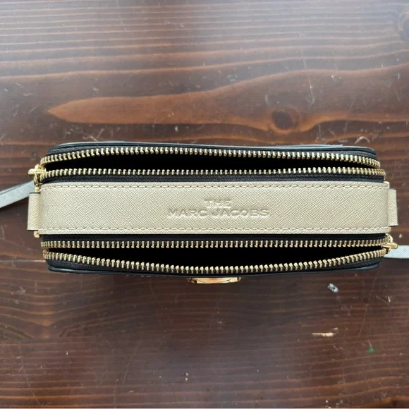 Marc Jacobs Gray and Gold Cross Body Bag with Gold Hardware - Picture 4 of 6